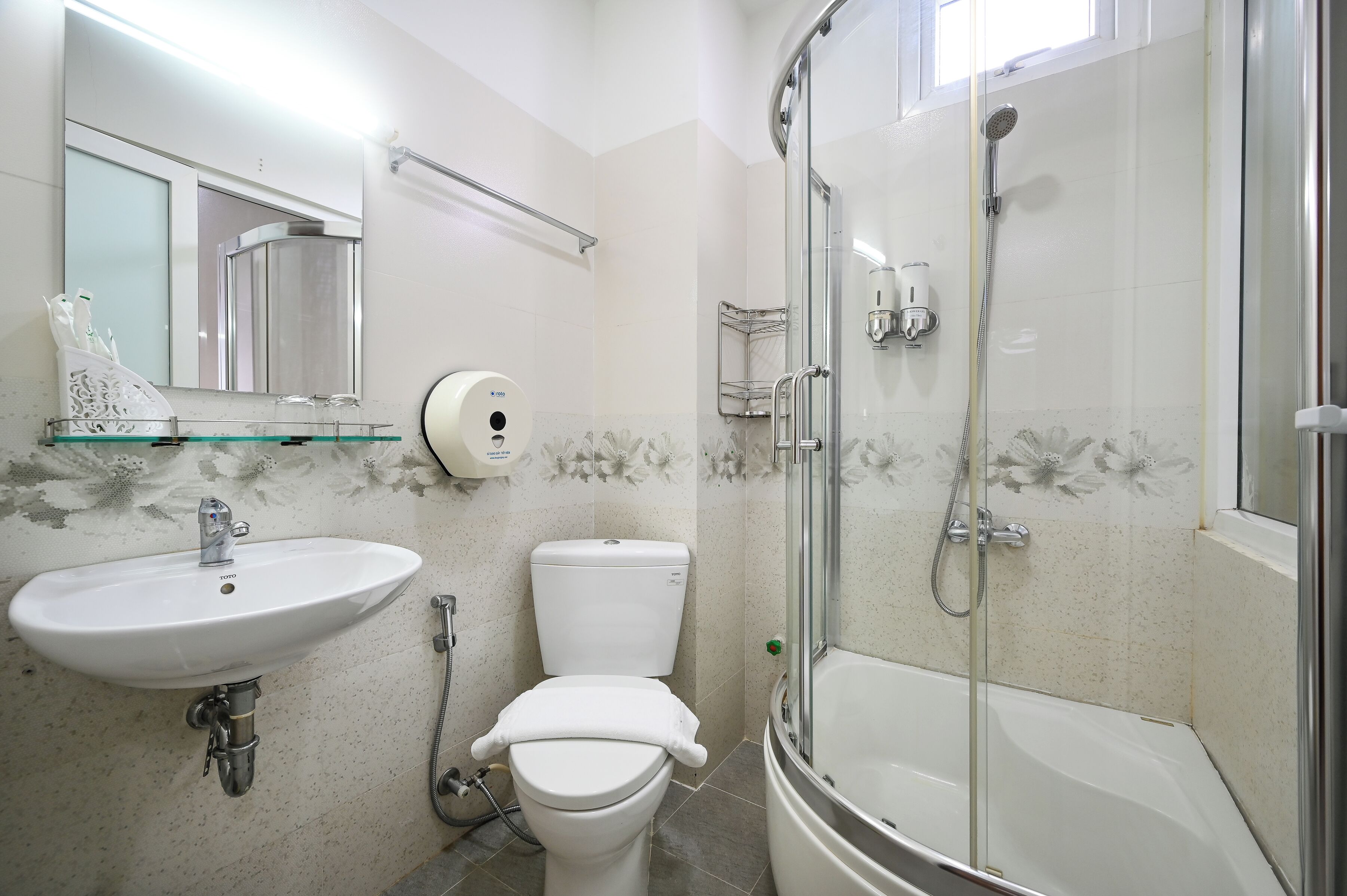 triple room | bathroom | shower, hydromassage showerhead, designer toiletries, hair dryer