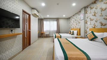 Family Room | 1 bedroom, desk, laptop workspace, free WiFi