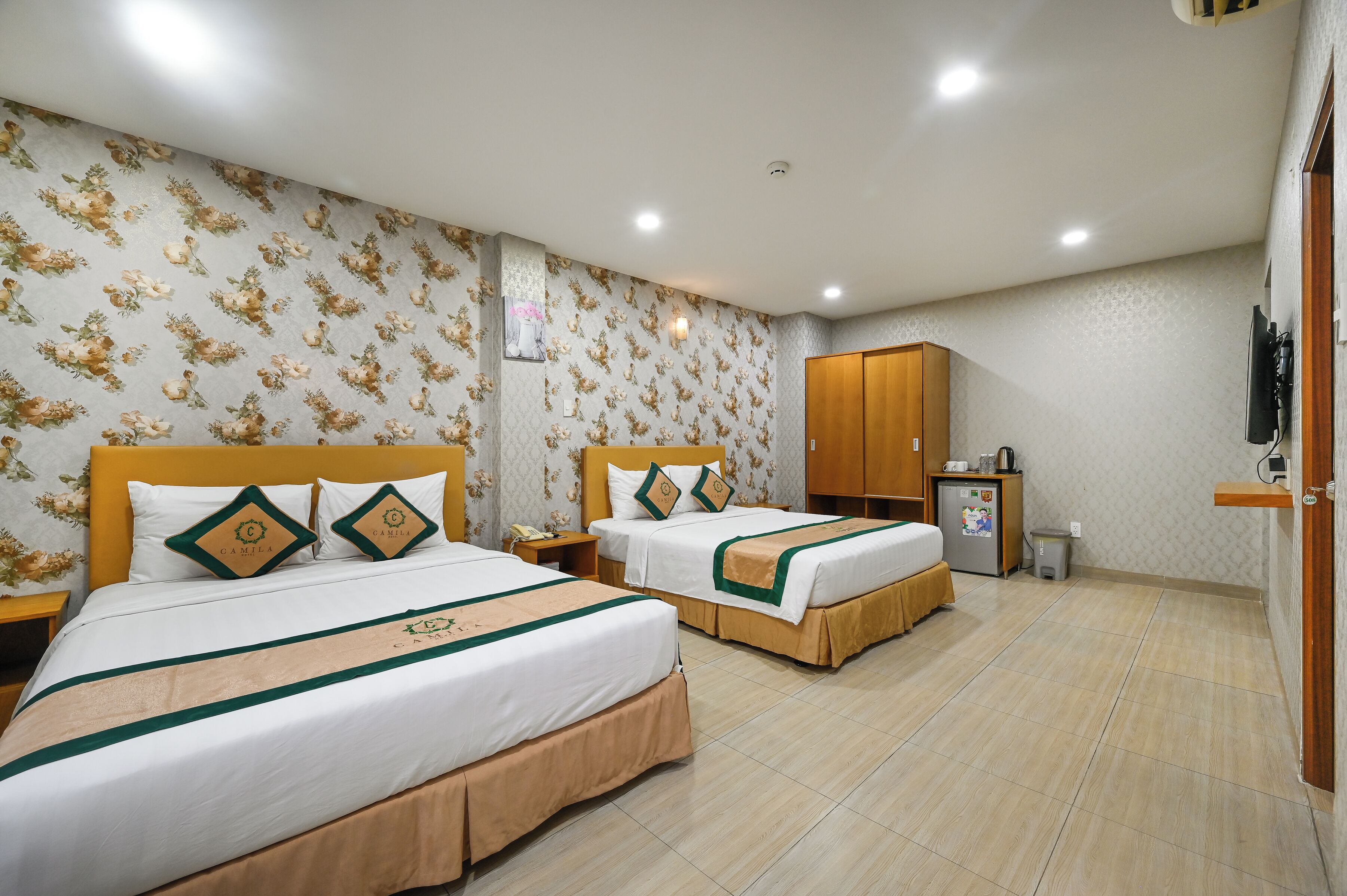 family room | 1 bedroom, desk, laptop workspace, free wifi