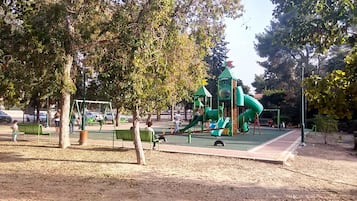 Children’s play area – outdoor