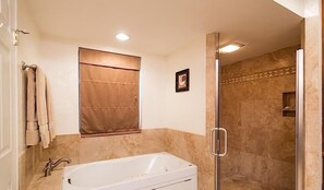 Bathroom - Ryan's Resort By Signature Vacation Rentals (Scottsdale)