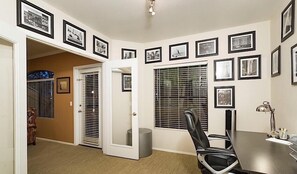 Condo, 1 Bedroom, Pool View | In-room business centre