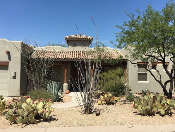 Exterior - Rancho Manana Private Home By Signature Vacation Rentals (Cave Creek)