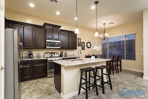 Pleasant Surprise By Signature Vacation Rentals