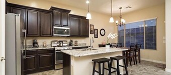 Pleasant Surprise By Signature Vacation Rentals