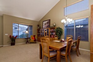 Condo, 5 Bedrooms | In-room dining