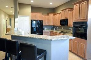 Lägenhet - 4 sovrum | Eget kök | Kylskåp, mikrovågsugn och kaffe- och tebryggare