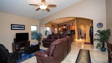 Kondominium, 4 kamar tidur | Area keluarga | Pemutar DVD