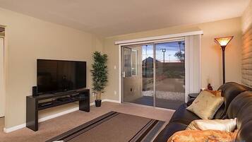 Condo, 1 Bedroom, Mountain View | Living area | DVD player