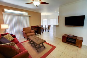 Condo, 2 Bedrooms | Living area