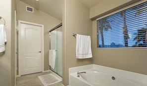 Condo, 4 Bedrooms | Bathroom | Combined shower/tub, towels - Painted Horizon By Signature Vacation Rentals (Scottsdale)