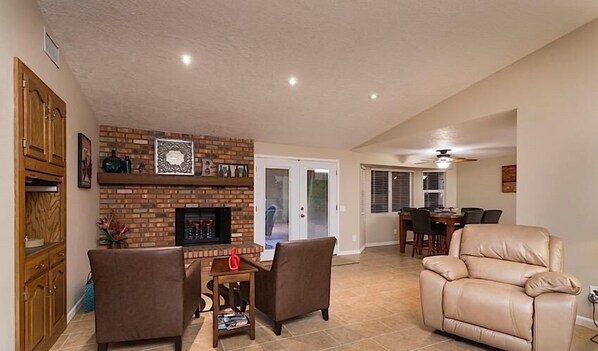 Condo, 3 Bedrooms | Living area | DVD player - On the 11th Green By Signature Vacation Rentals (Mesa)