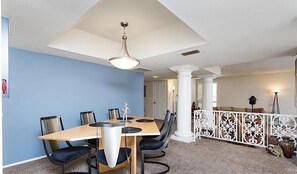 House, 2 Bedrooms | In-room dining