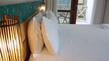 Standard Queen Varanda | Frigobar, cortinas blackout, Wi-Fi de cortesia, roupa de cama