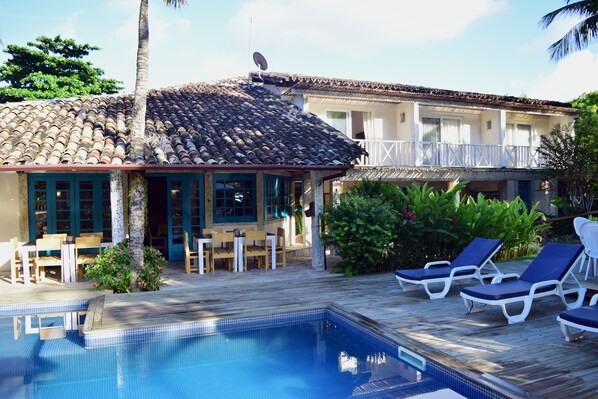 Outdoor pool, sun loungers