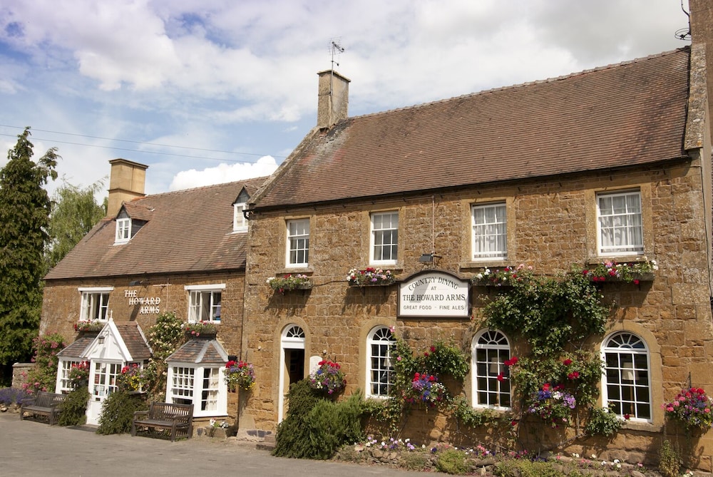The Howard Arms Ilmington by null