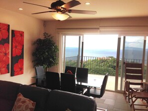 Quarto quádruplo | Escrivaninha, ferros/tábuas de passar roupa, berços (sobretaxa)