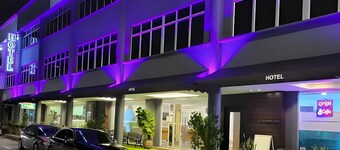 Royal Queenspark Hotel