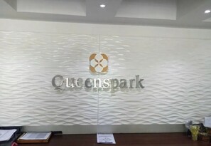 Concierge desk - Desa Queenspark Hotel (Malacca City)