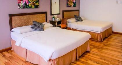 Royal Queenspark Hotel