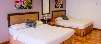 Royal Queenspark Hotel