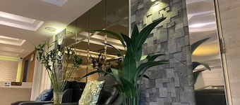 Desa Queenspark Hotel