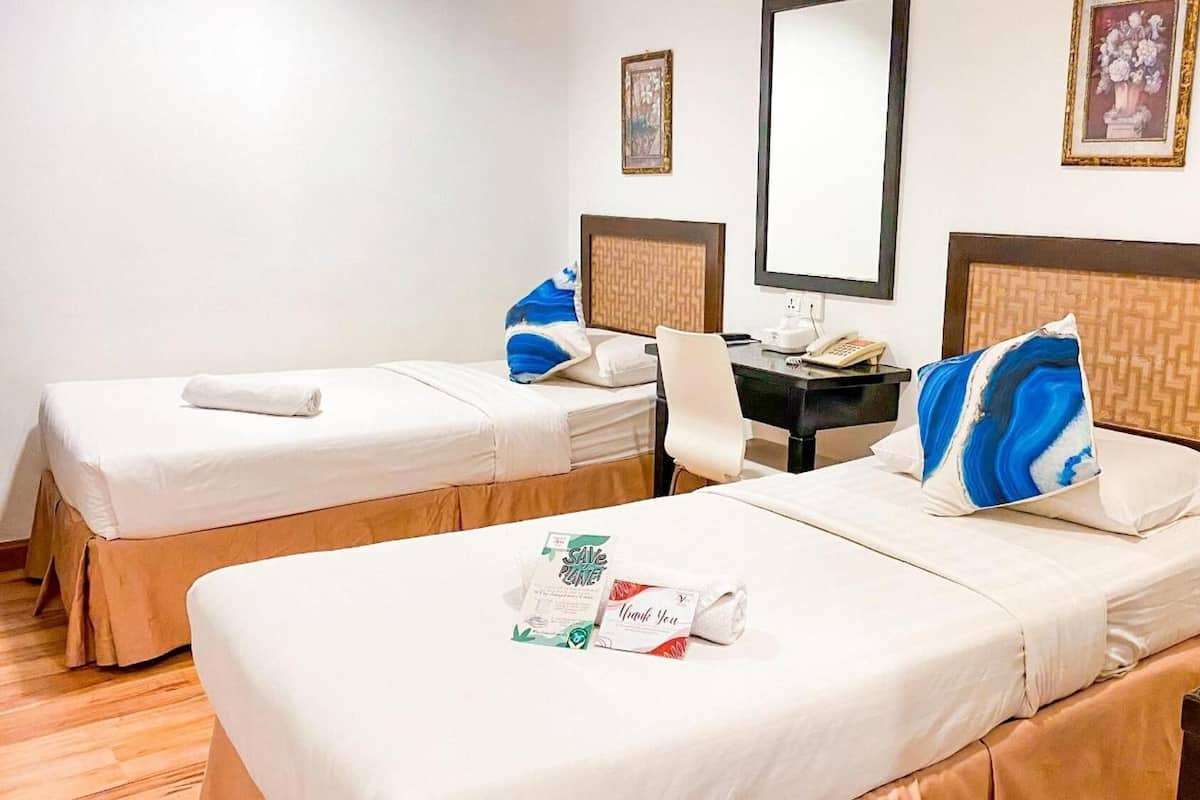 Superior Double or Twin Room | 1 bedroom, iron/ironing board, free WiFi, bed sheets