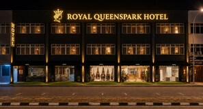 Front of property - Royal Queenspark Hotel (Malacca City)