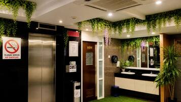 Elevator