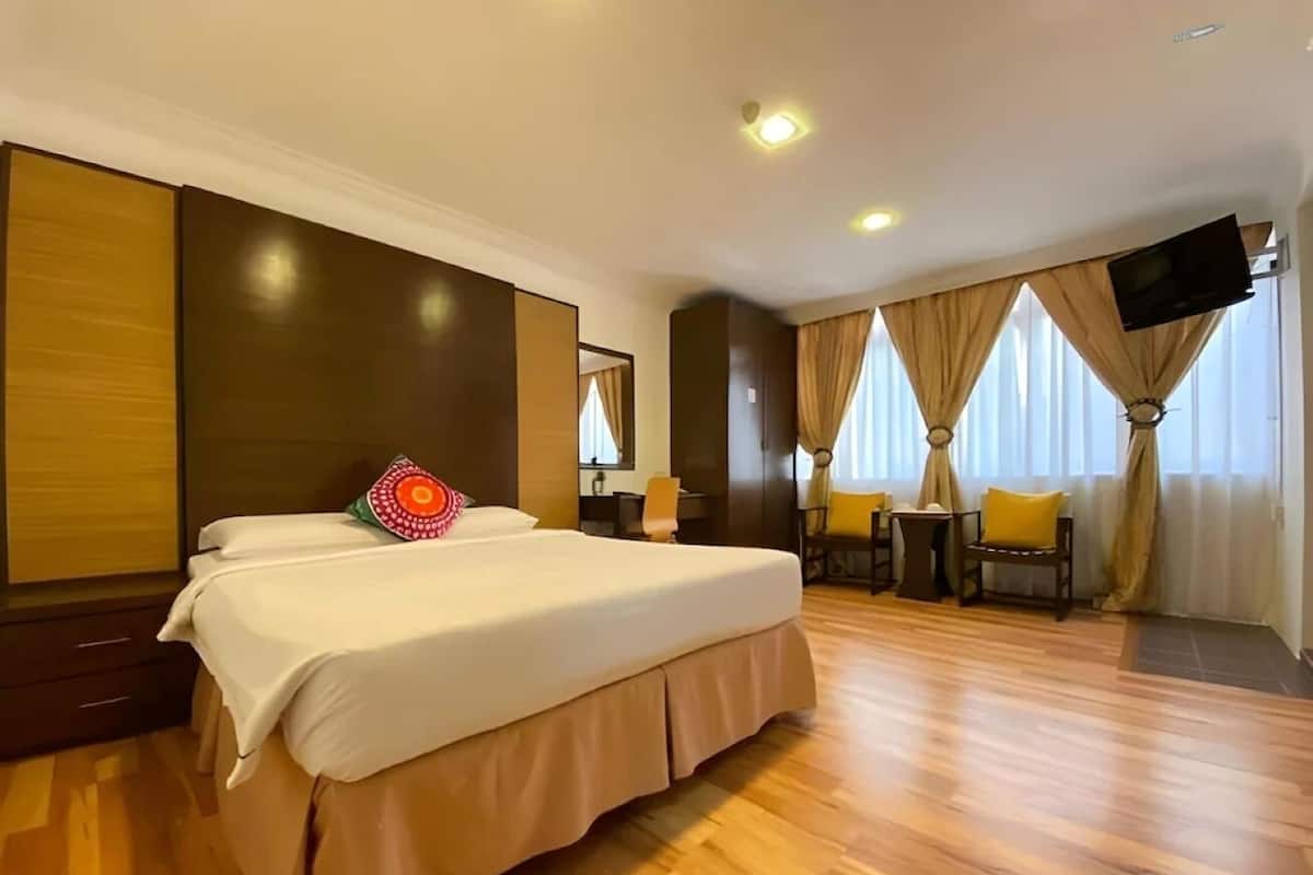 Premier Double Room | 1 bedroom, iron/ironing board, free WiFi, bed sheets