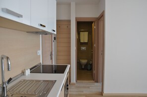 Fridge, microwave, stovetop, dishwasher - Boutique Suite Mim A (Konyaalti)