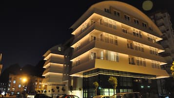 Façade de lâhĂ©bergement - soirĂ©e/nuit