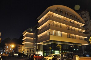 Façade de l’hébergement - soirée/nuit