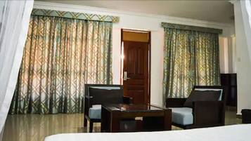 Family Room | Living area | Flat-screen TV