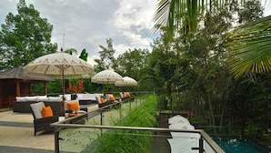 Terrace/patio - Villa DeWa (Pekutatan)