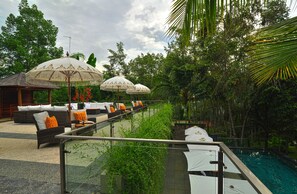 Terrace/patio - Villa DeWa (Pekutatan)