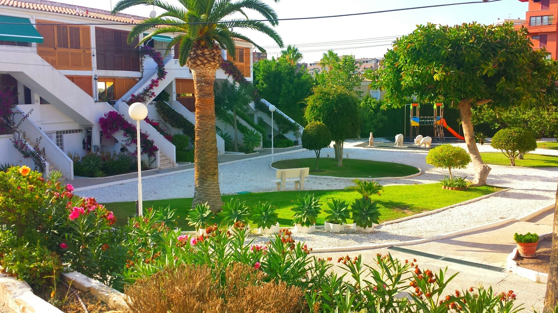 Children’s play area – outdoor