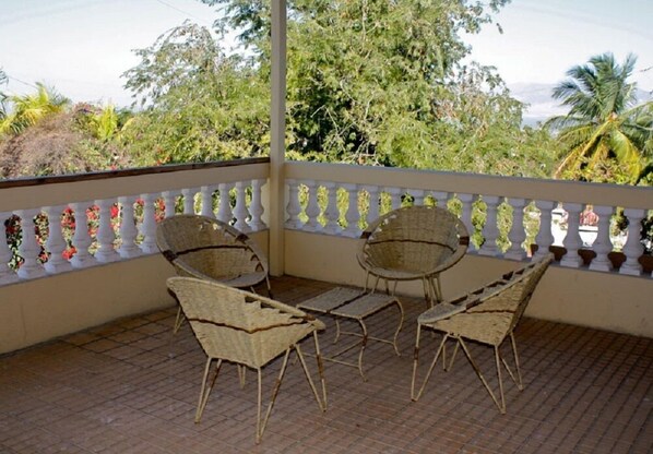 Terrace/patio - Trinity Lodge (Port-au-Prince)