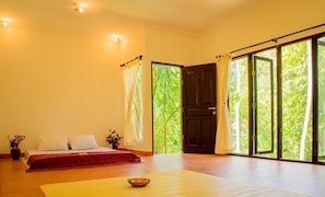 Cortinas opacas y wifi gratis