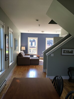 Apartment, Mehrere Betten | Wohnbereich