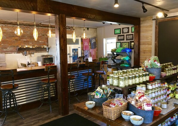 Bar (on property) - 109 Main Street (Stowe)