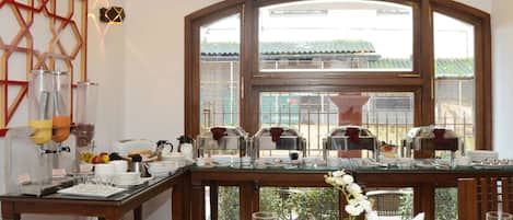 2 restaurants, spécialités Cuisine chinoise