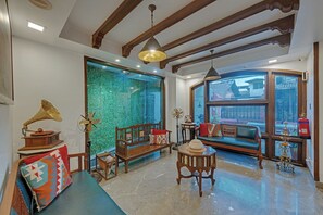 Lobby - Comfort Inn Emerald (Dapoli)