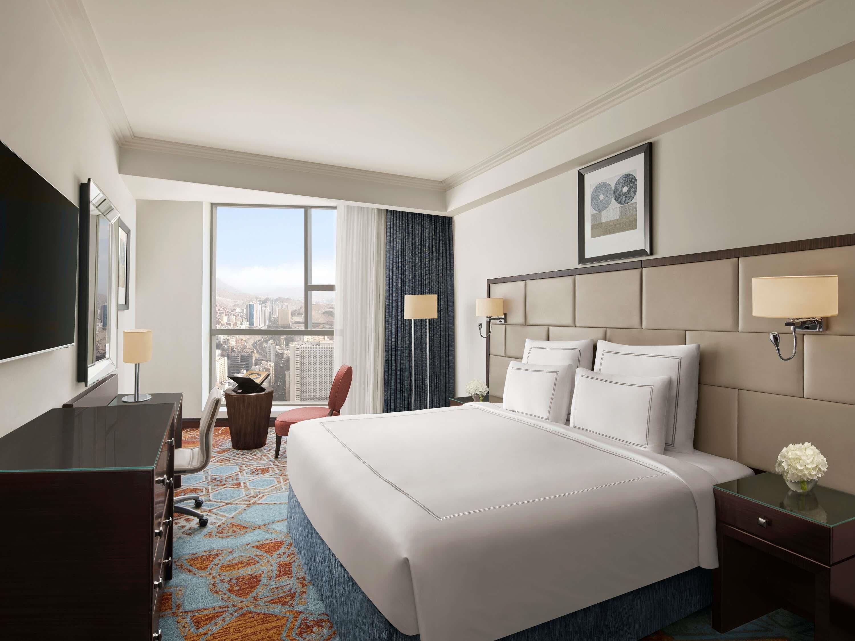 Premier Twin Room, 2 Twin Beds (Kaaba View) | Premium bedding, memory foam beds, in-room safe, desk