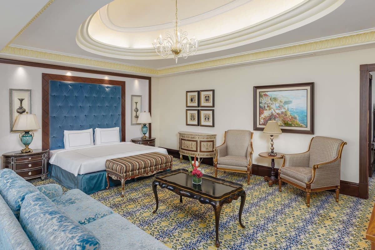 Suíte executiva, 1 cama King (No View) | 2 quartos, roupas de cama premium