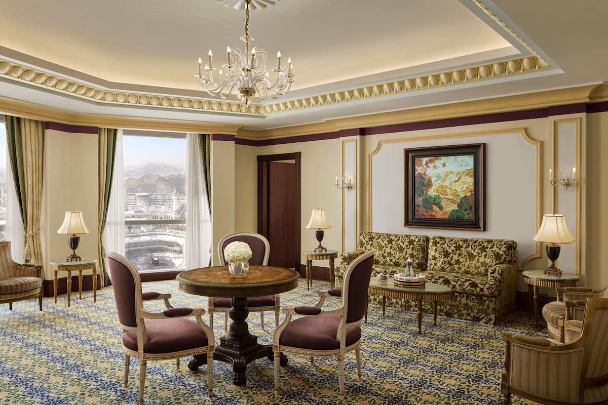 Executive Suite, 1 King Bed (No View)