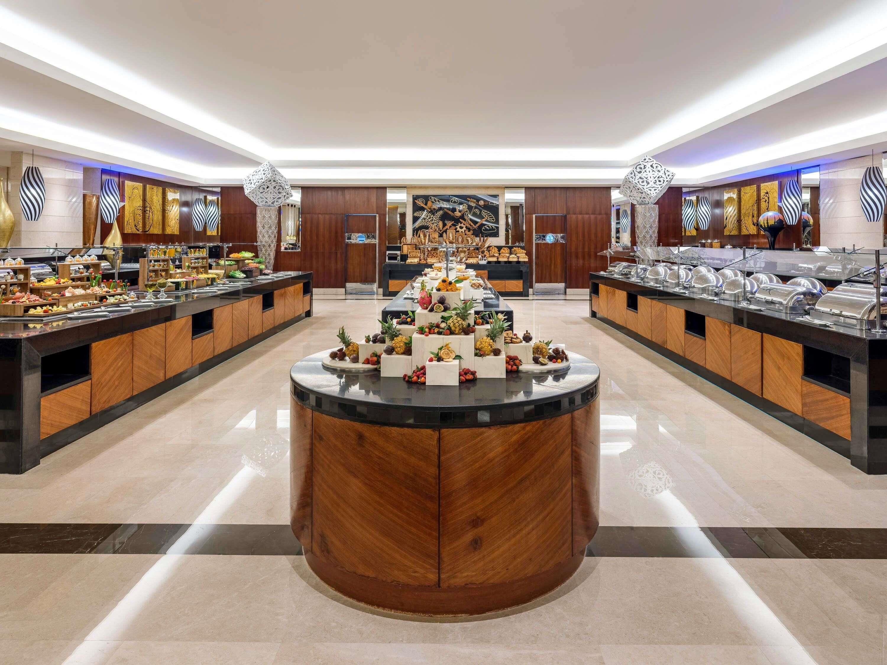 Café da manhã com buffet todos os dias (SAR 370 por pessoa) 