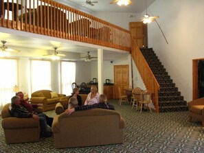Interior - Anchors Away Lodge & Resort (Aberdeen)