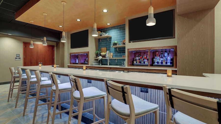 Drury Inn & Suites Charlotte Arrowood