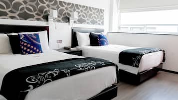 Habitación ejecutiva, 2 camas matrimoniales | Ropa de cama de alta calidad, edredón y camas con efecto memoria